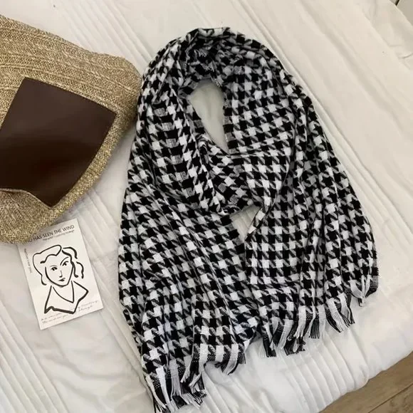 Set of 3 Houndstooth Fringe Scarves / NWOT - Picture 3 of 11